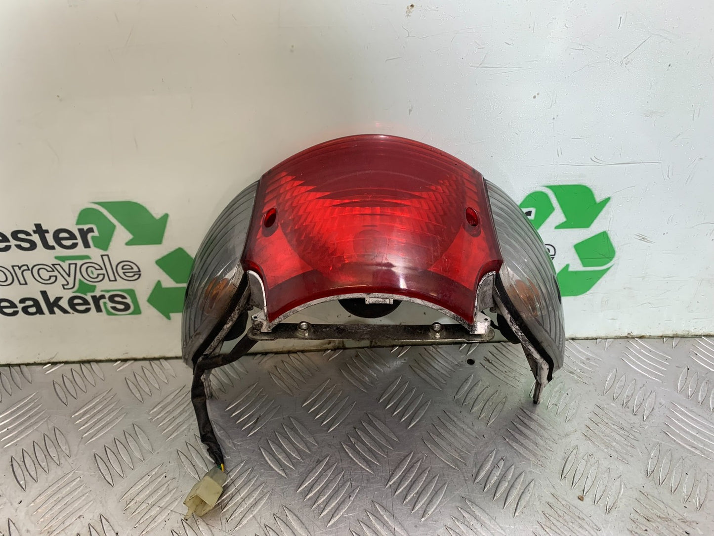 HONDA CBF600 CBF 600 REAR LIGHT YEAR 2004-07  (CMB1305)