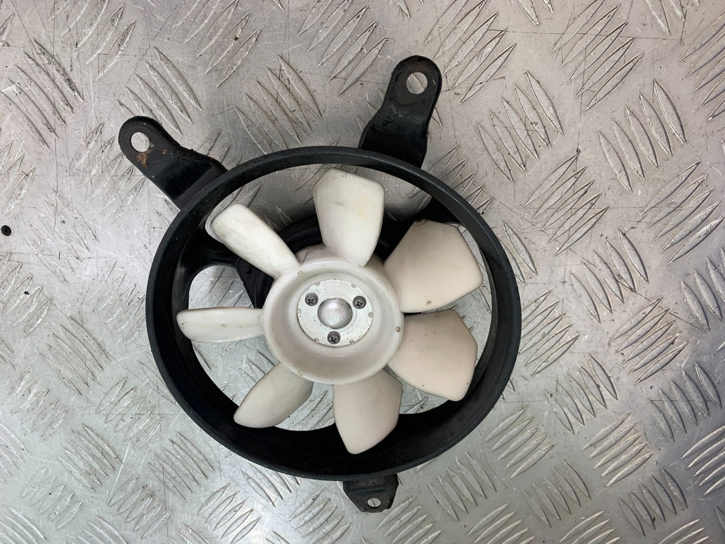 TRIUMPH 1050 SPRINT ST RADIATOR FAN  2003-2011 (CMB1285)