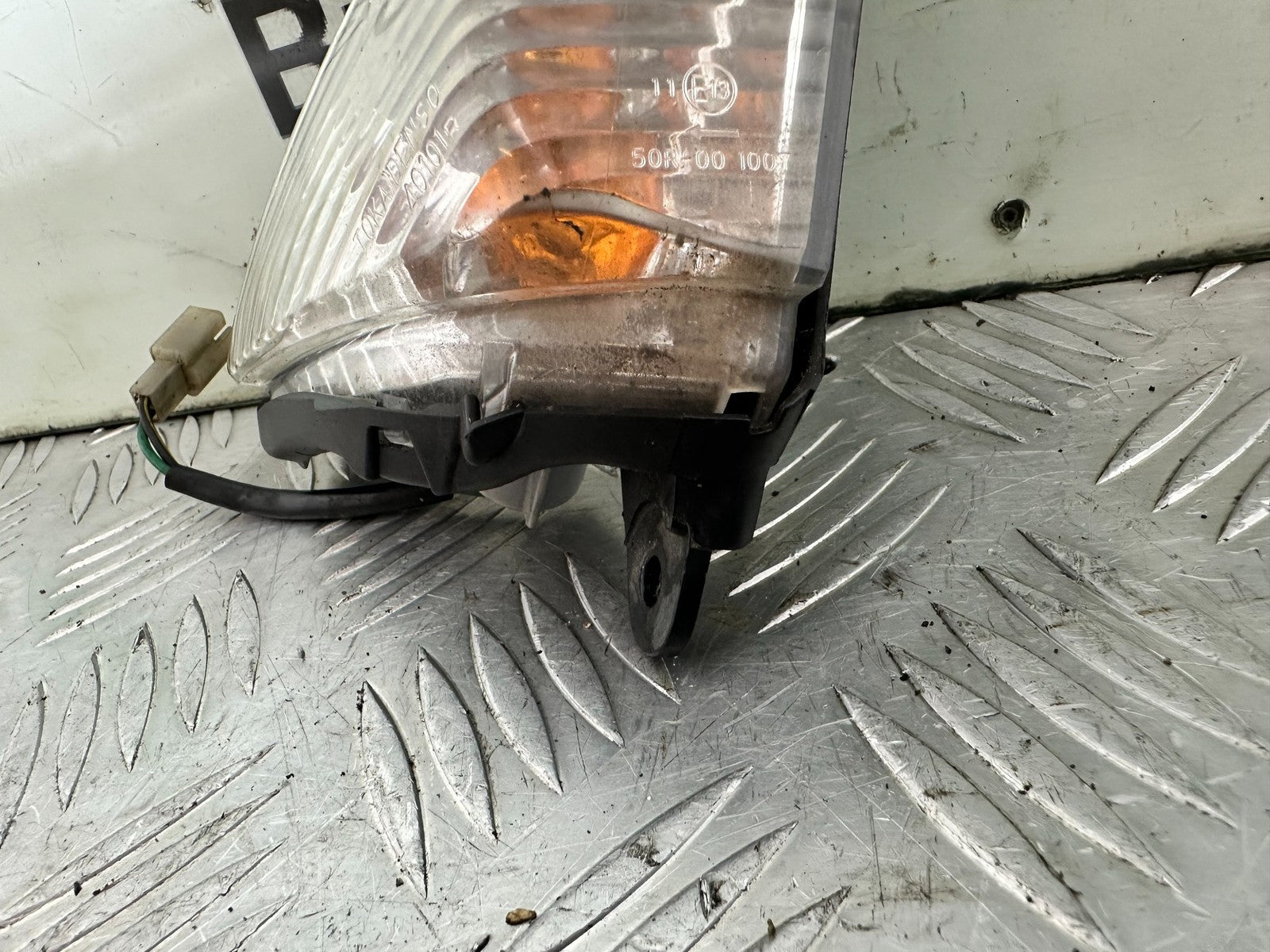 KAWASAKI ER6 F ER6F FRONT RIGHT INDICATOR YEAR 2005-2008 (CMB1178)