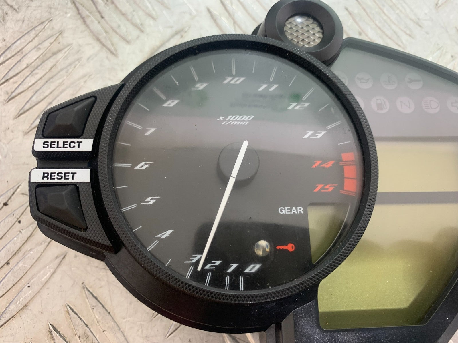 YAMAHA YZF R1 14 B BIG BANG CLOCKS SPEEDO DASH   2009-14 (CMB1175)
