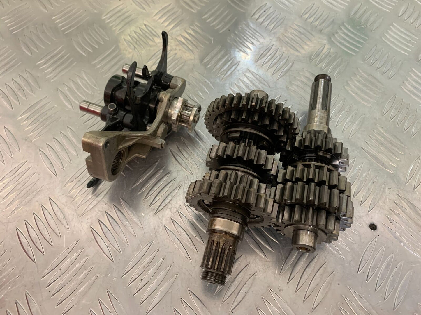 KTM 640 DUKE 2 GEARBOX  YEAR 2000-2006 (STOCK 988)