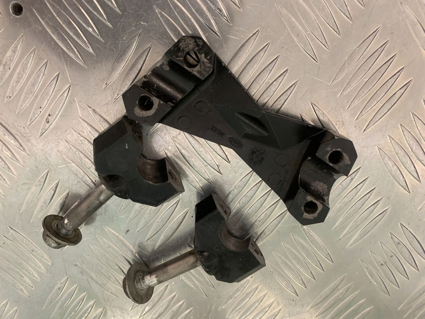 KAWASAKI Z750 Z 750 HANDLEBAR CLAMPS   YEAR 2004-2006  (STOCK 963)