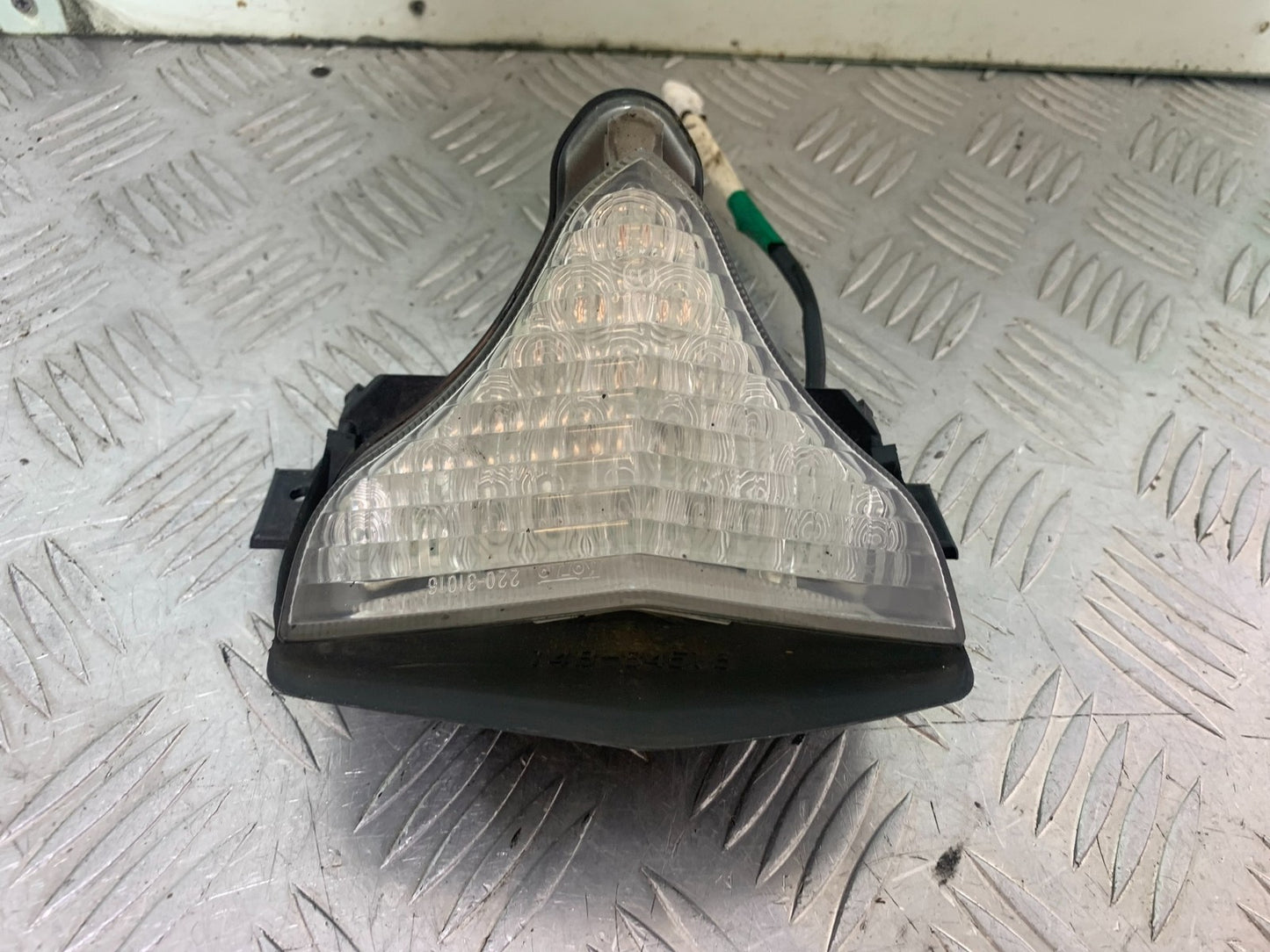 YAMAHA YZF R1 14 B BIG BANG REAR LIGHT   2009-14 (CMB1175)