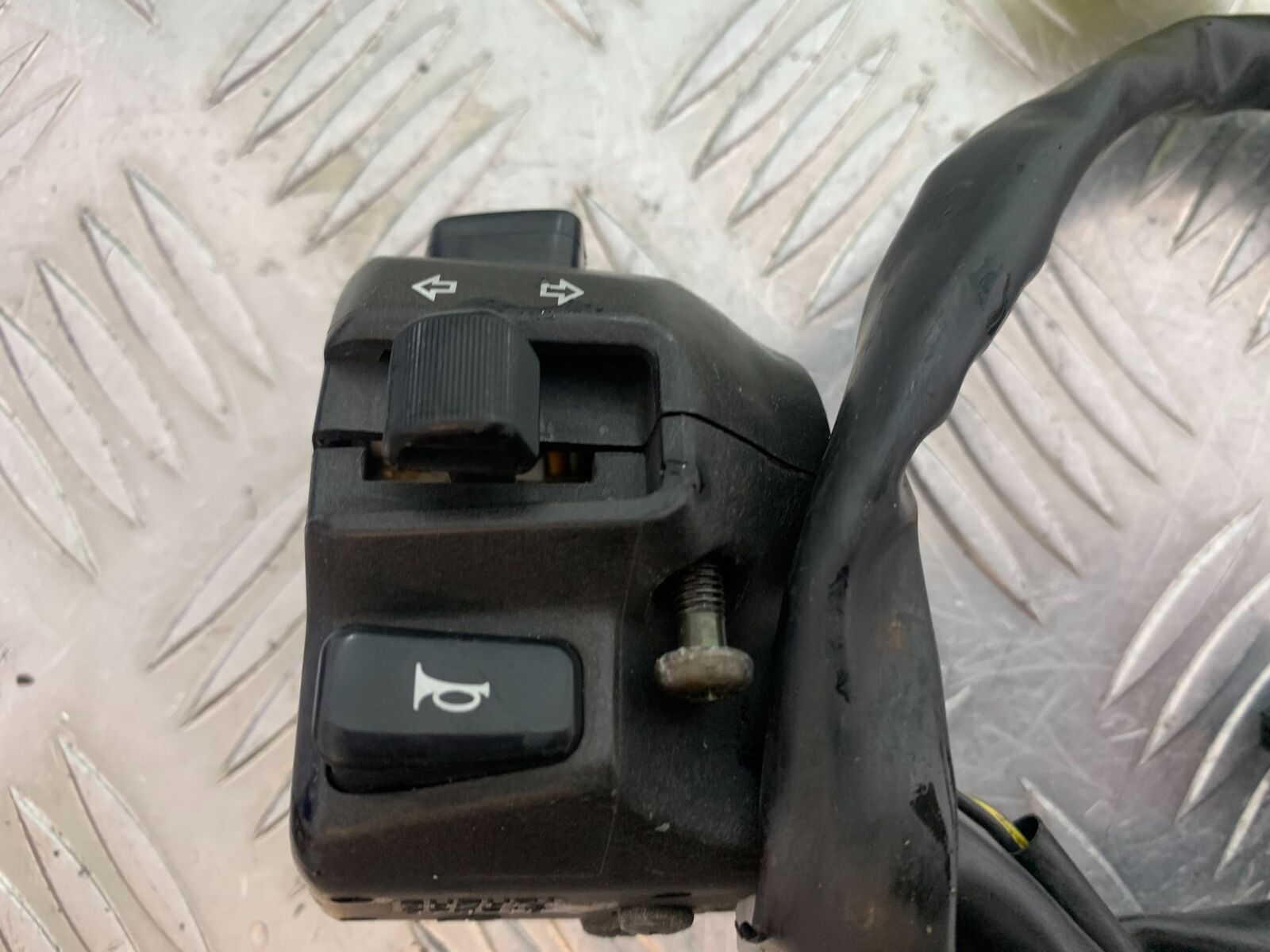 SUZUKI SV650 SV 650 mk1 LEFT SWITCH GEAR  YEAR 1999-2002 (CMB1036)
