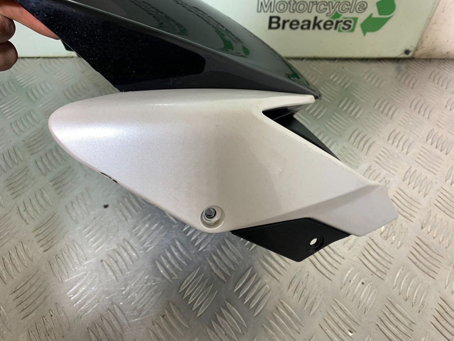 APRILIA SL750 SL 750 SHIVER TOP FAIRING AND SCREEN  YEAR 2012 (CMB1074)