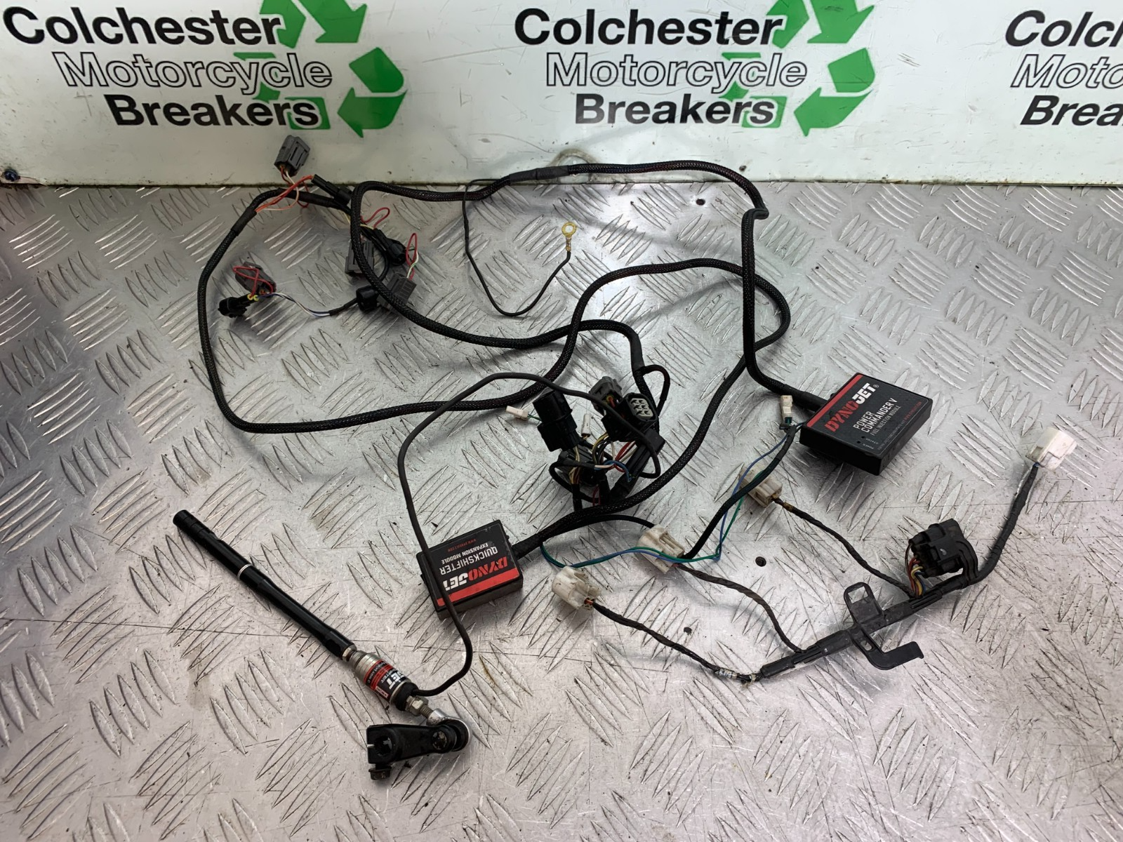 HONDA CBR1000 RR  QUICK SHIFER POWER COMMANDER YEAR 2008-2011 (CMB1330)