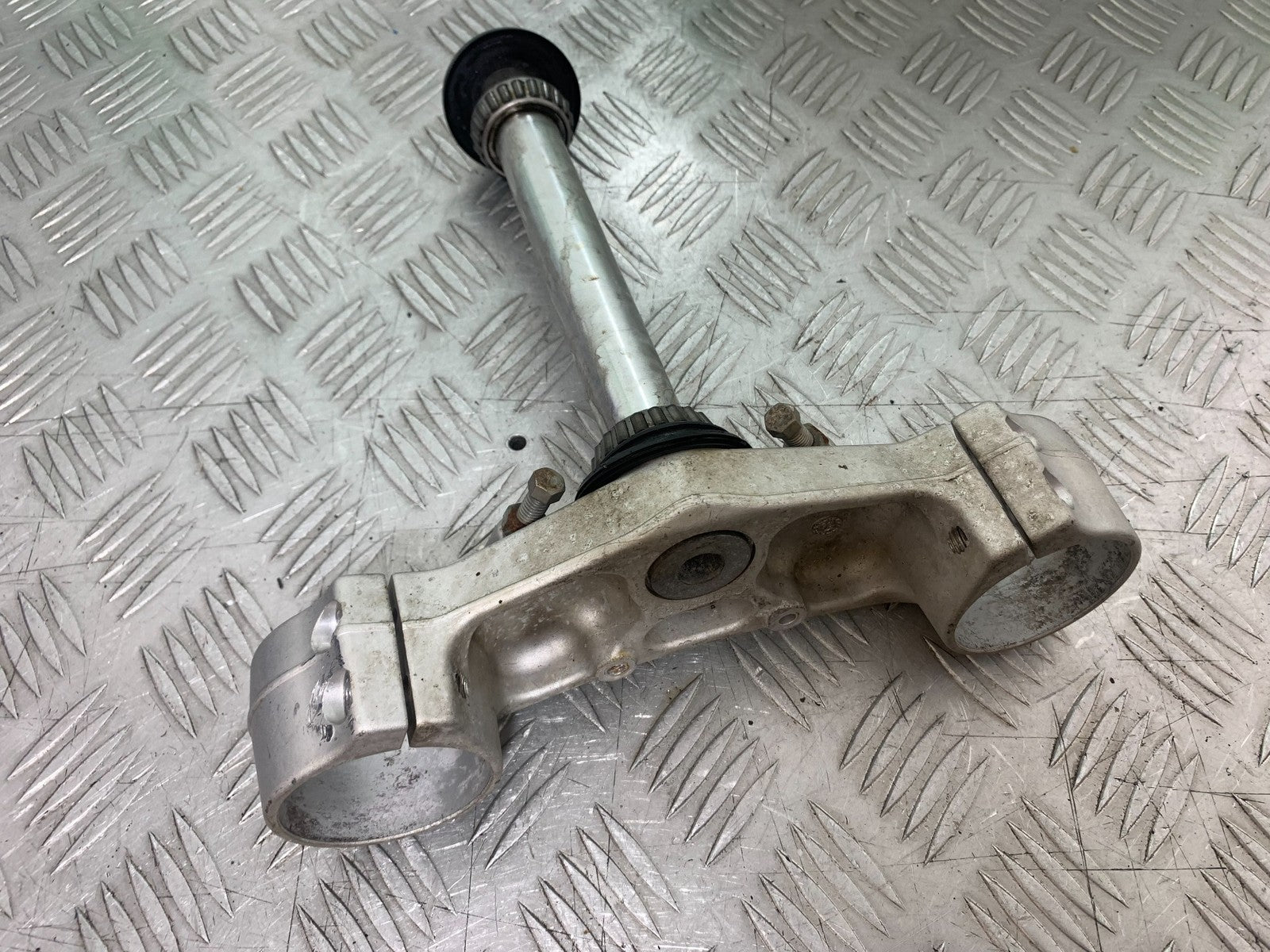 KTM 990 SUPER DUKE BOTTOM YOKE  YEAR 2007-2011  (CMB1207)