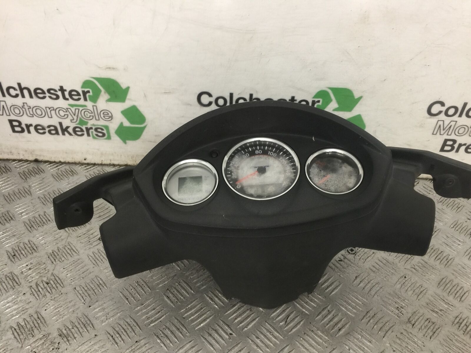 PEUGEOT GEOPOLIS 125 CLOCKS SPEEDO DASH YEAR 2011  (STOCK 887)