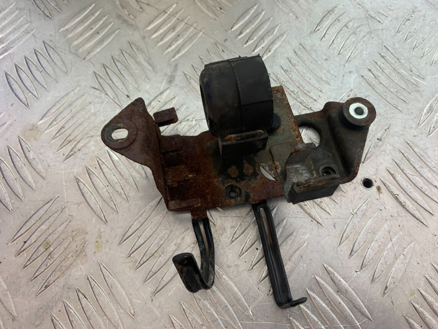 HONDA CX500 CX 500 SOLENOID FRAME MOUNT YEAR 1980 (CMB1131)