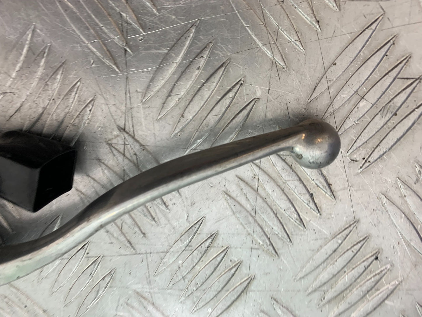 TRIUMPH 955i DAYTONA CLUTCH LEVER AND BRACKET YEAR 2002-2006 (CMB1229)