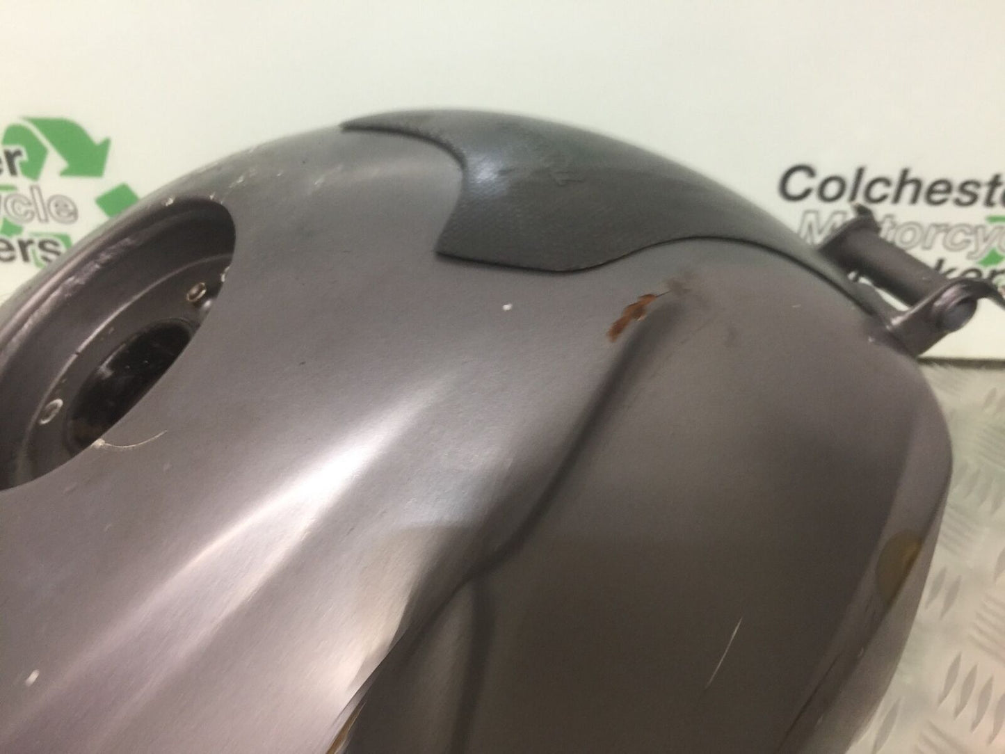TRIUMPH STREET TRIPLE 675 R PETROL TANK  YEAR 2009 (STOCK 918)