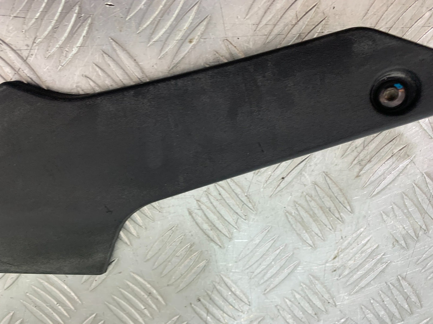 TRIUMPH 955i DAYTONA INFILL PANEL YEAR 2002-2006 (CMB1229)