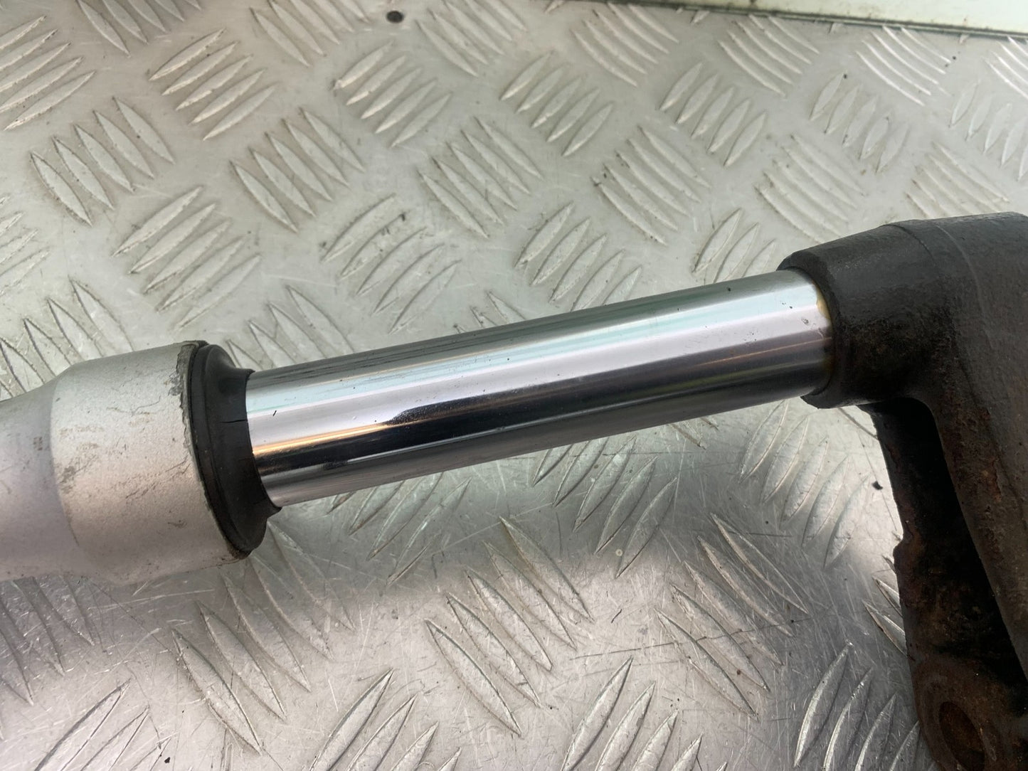 SUZUKI AN 200 UH 200 FORKS AND YOKE  YEAR 2007-2009 (CMB1256)