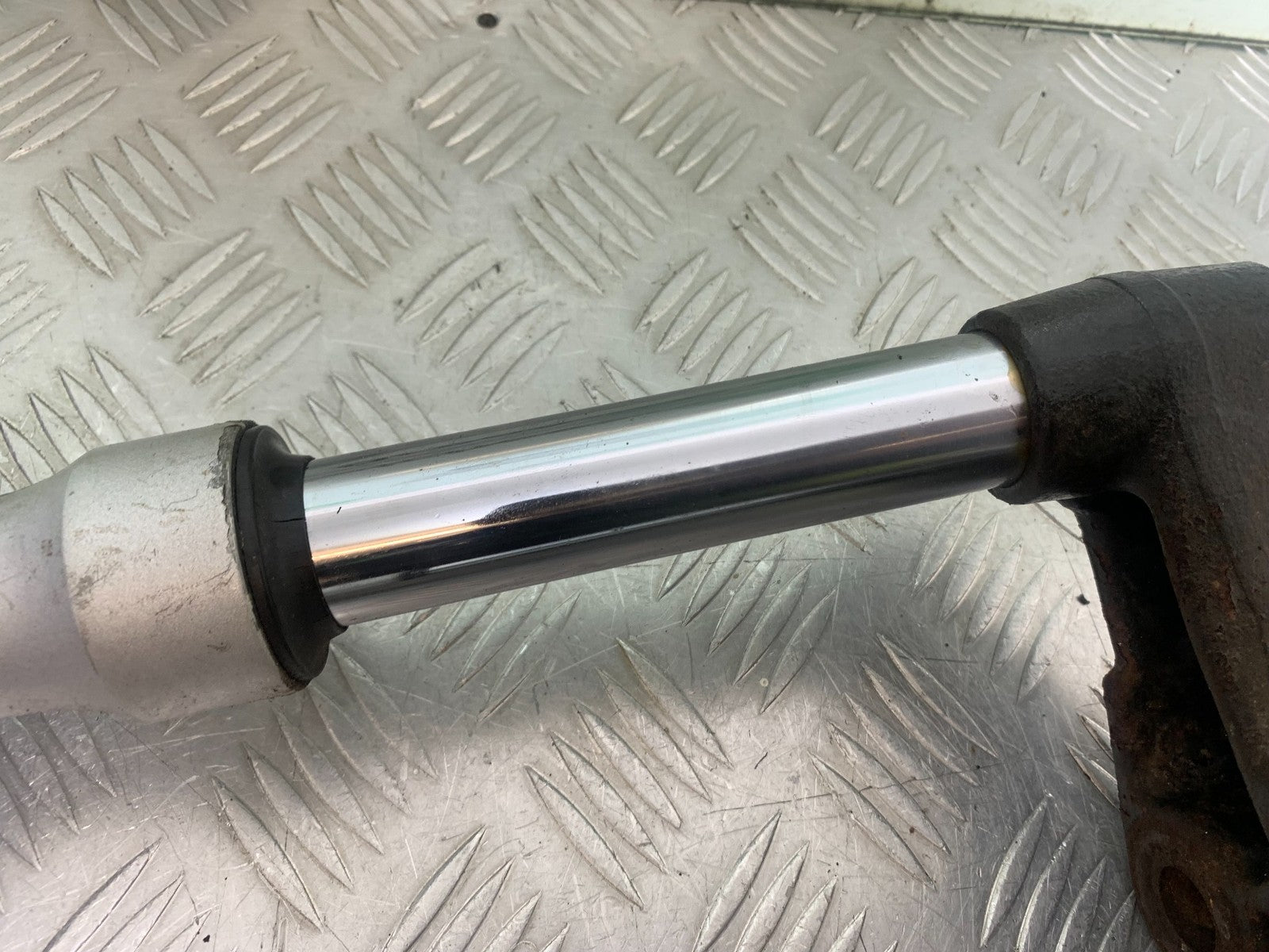 SUZUKI AN 200 UH 200 FORKS AND YOKE  YEAR 2007-2009 (CMB1256)