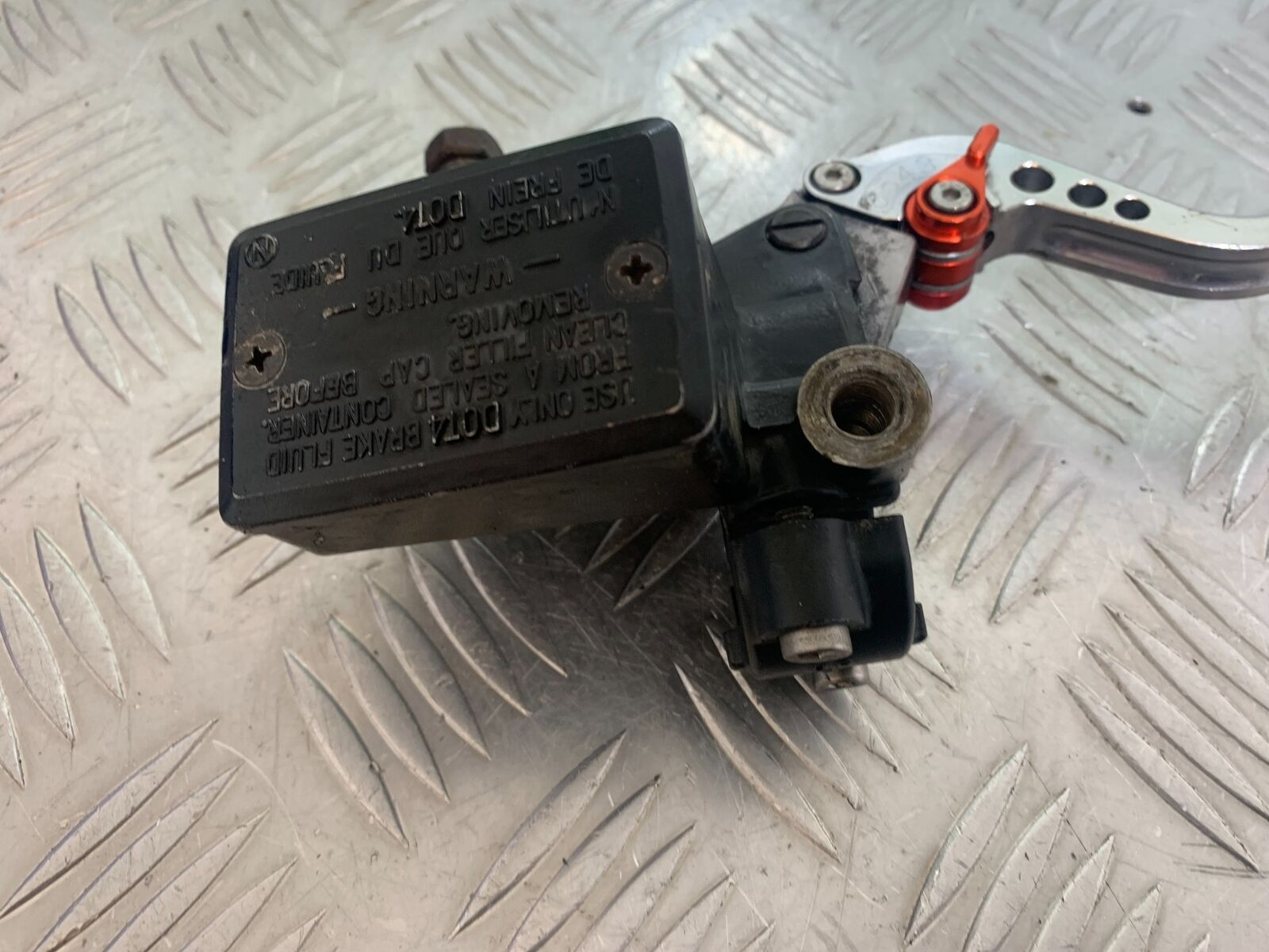 KAWASAKI Z750 ZR750 ZR-7S FRONT MASTER CYLINDER  YEAR 1999-05 (CMB1135)