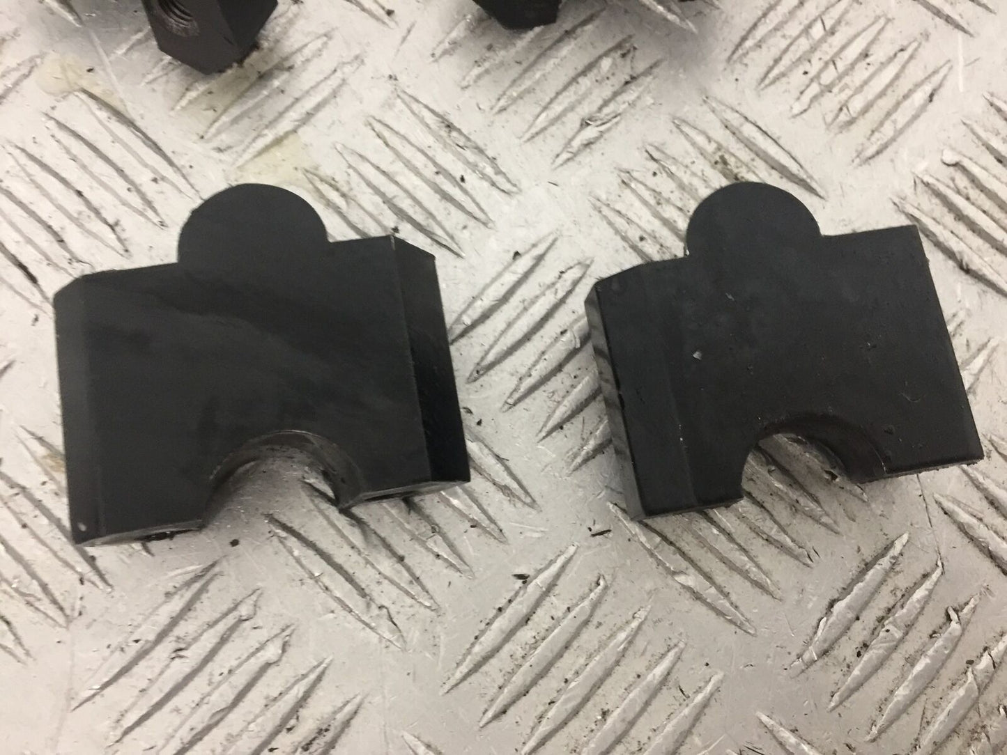 KAWASAKI Z1000 HANDLE BAR CLAMPS YEAR 2007-2009  (STOCK 822)