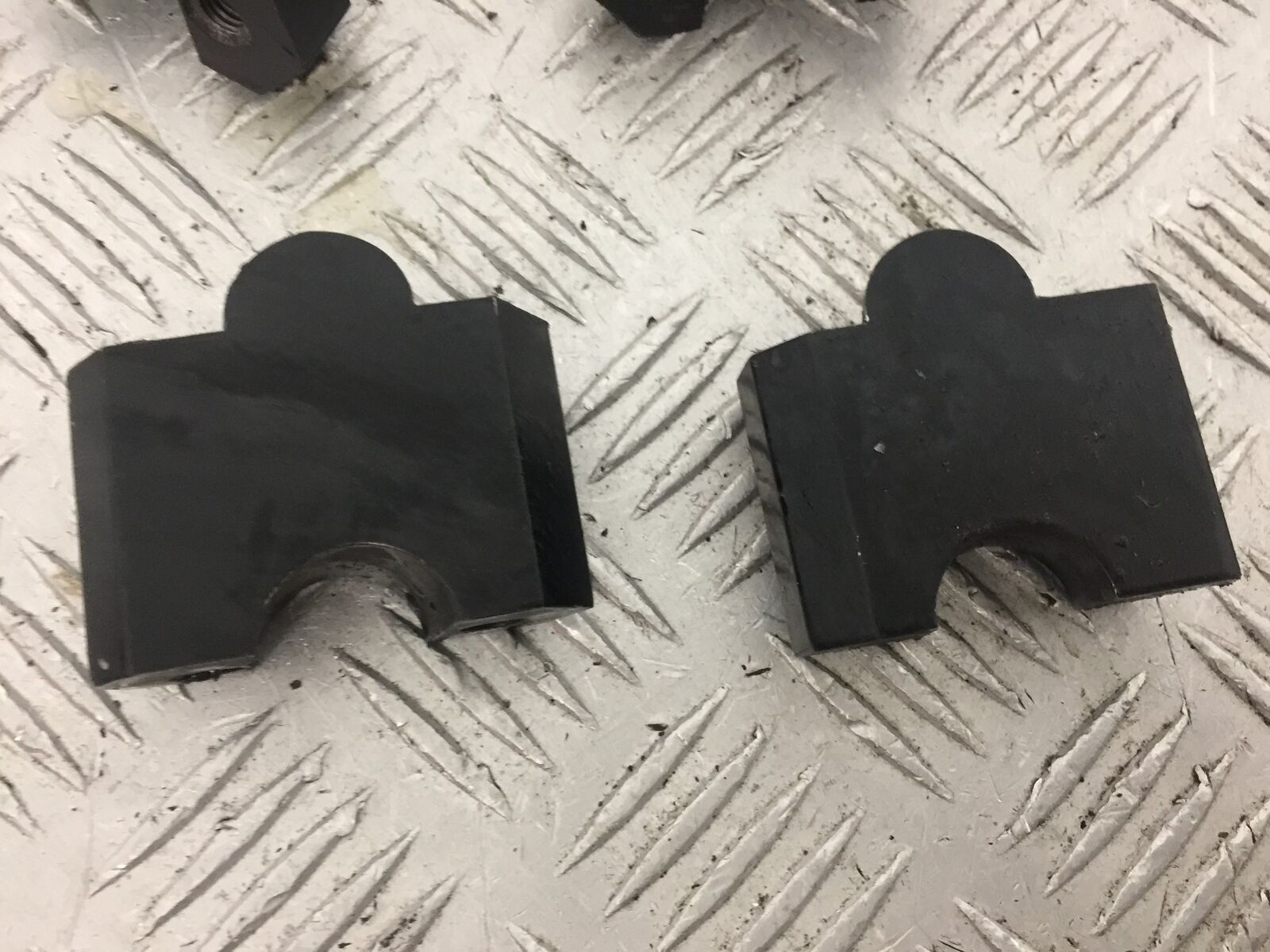 KAWASAKI Z1000 HANDLE BAR CLAMPS YEAR 2007-2009  (STOCK 822)