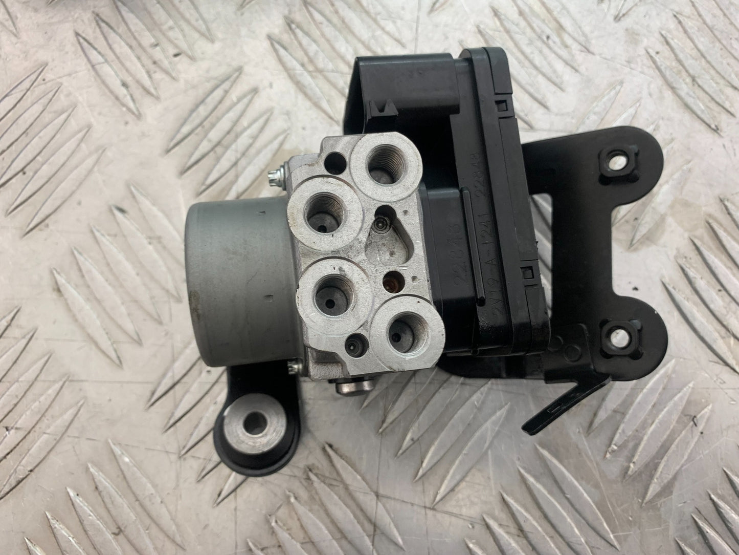 TRIUMPH TRIDENT 660 ABS PUMP YEAR 2021-2024 (CMB1148)