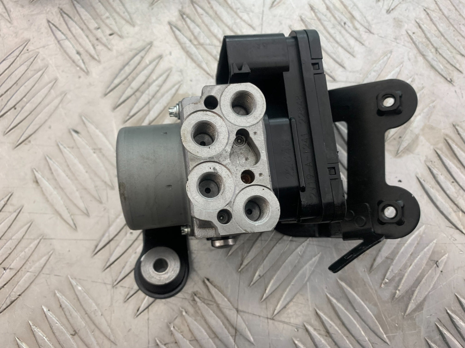 TRIUMPH TRIDENT 660 ABS PUMP YEAR 2021-2024 (CMB1148)