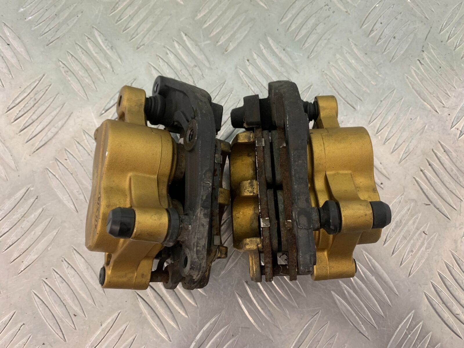 TRIUMPH 675 STREET TRIPLE FRONT CALIPERS  YEAR 2008 (STOCK 984)