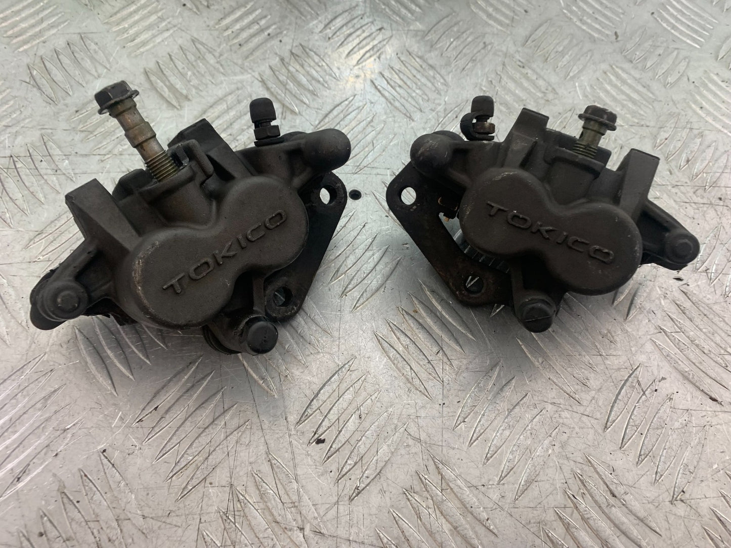 KAWASAKI Z750 Z 750 FRONT BRAKE CALIPERS YEAR 2004-2006  (CMB1234)