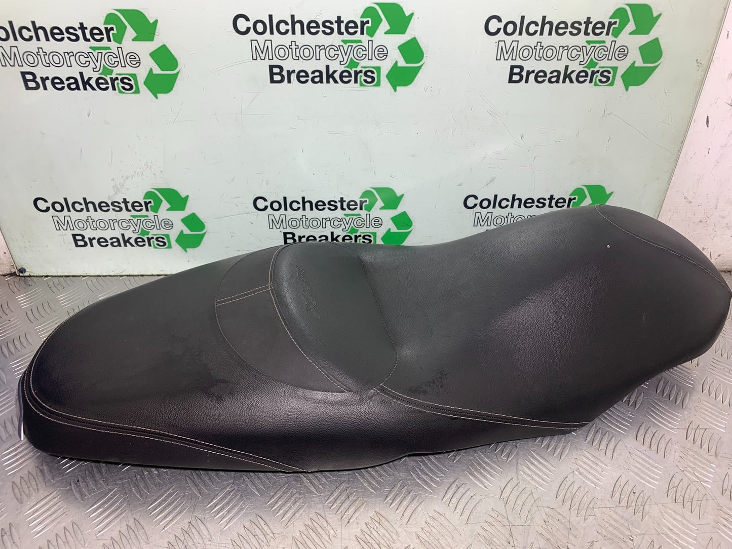 YAMAHA XMAX 300 SEAT  YEAR 2017-2020 (CMB1218)