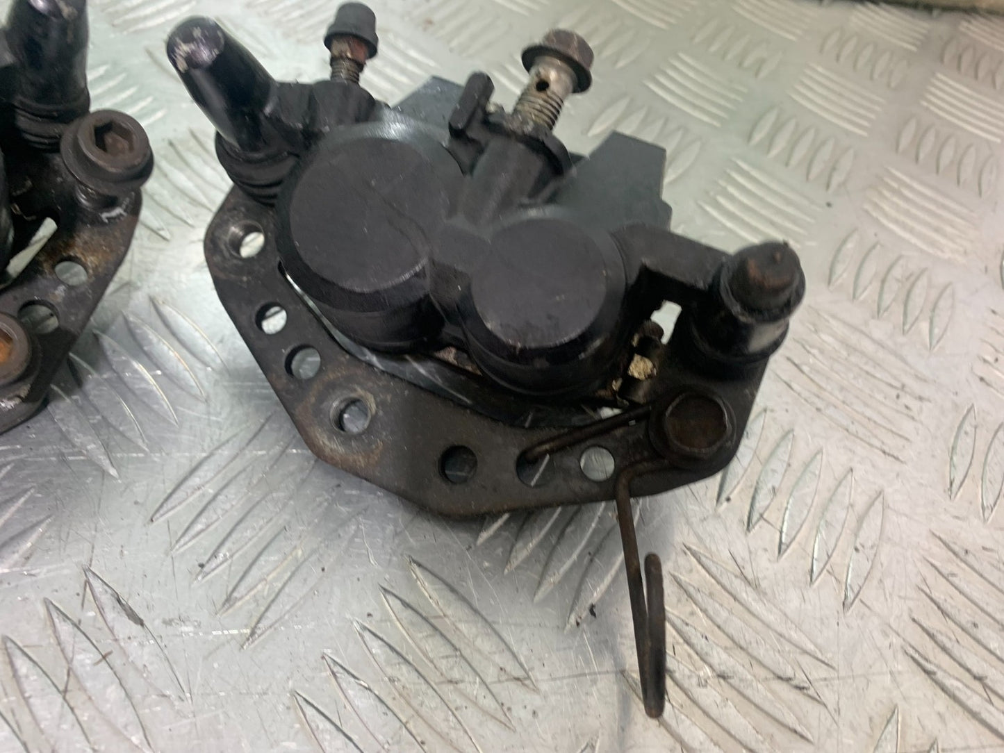 SUZUKI GSX1100 G GSX 1100 G FRONT BRAKE CALIPERS  1991-1996 (CMB1283)
