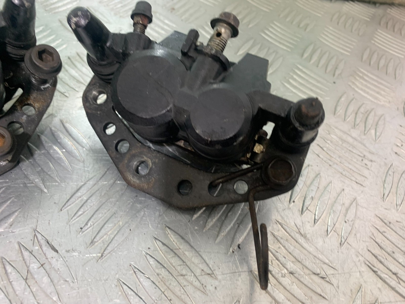 SUZUKI GSX1100 G GSX 1100 G FRONT BRAKE CALIPERS  1991-1996 (CMB1283)