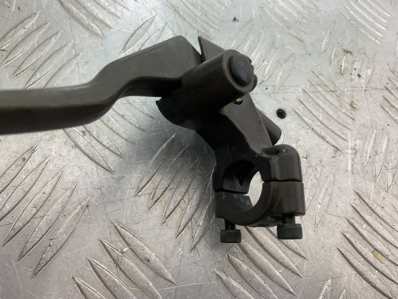 HONDA NT650 V DEAUVILLE CLUTCH LEVER AND BRACKET  YEAR 1999 (CMB1268)