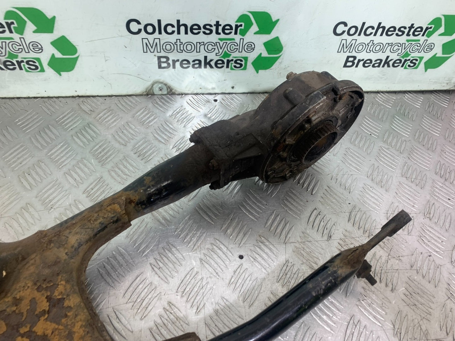 KAWASAKI GT550 GT 550 SWINGARM REAR DIFF  YEAR 1989-1994