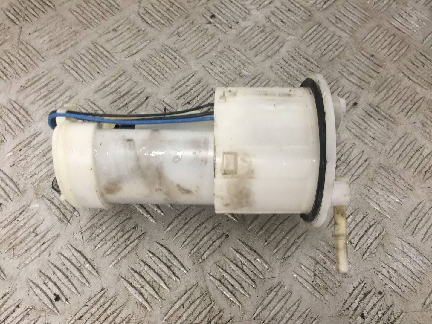 TRIUMPH 1050 SPRINT PETROL PUMP  YEAR 2004-2007 (STOCK 888)