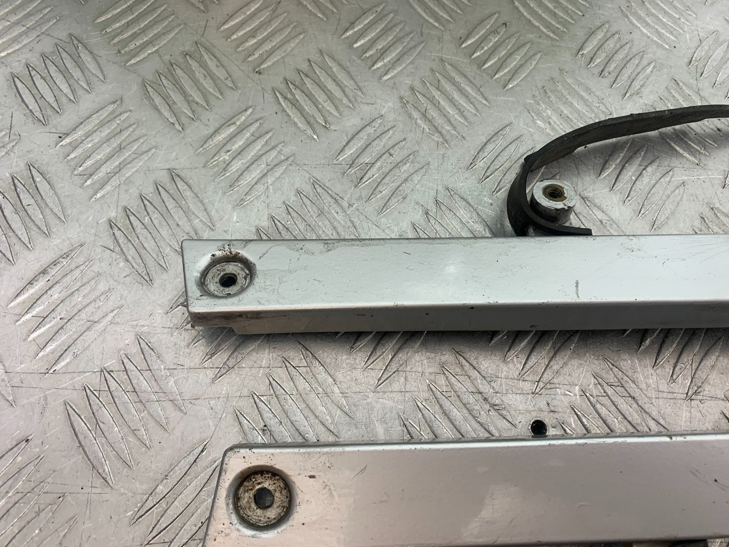 KAWASAKI GPZ600 GPZ 600 LEFT & RIGHT FRAME INFILLS  YEAR 1988-90 (CMB1258)