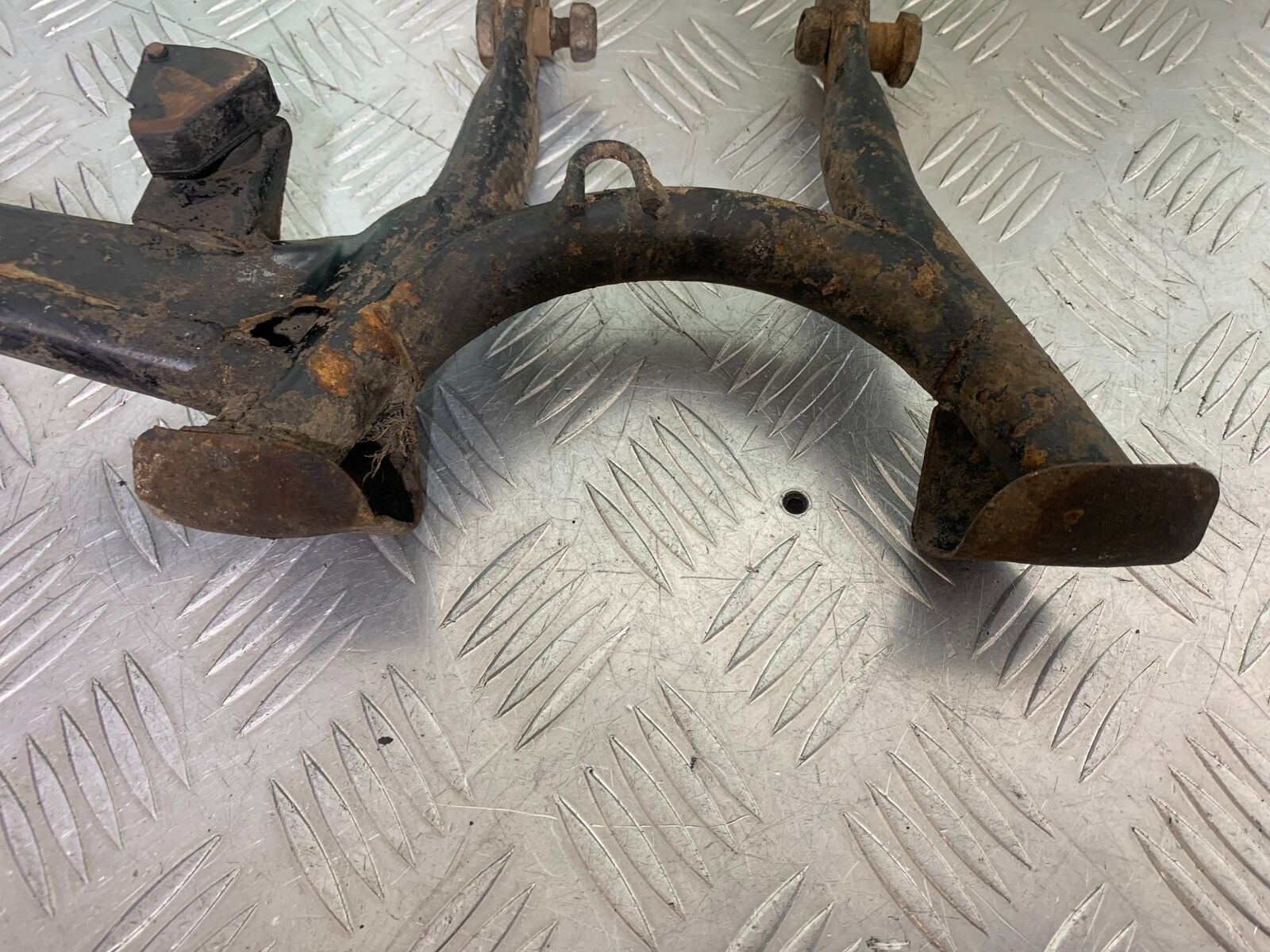 YAMAHA XJR1300 XJR 1300 CENTER STAND  1999-2003 (CMB1119)