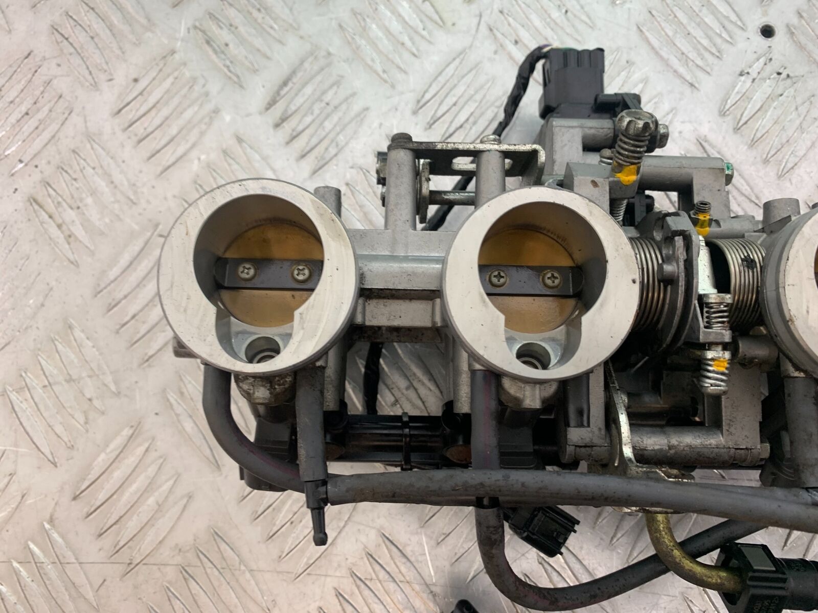 KAWASAKI Z750 Z 750 THROTTLE BODIES  YEAR 2004-2006  (CMB1104)