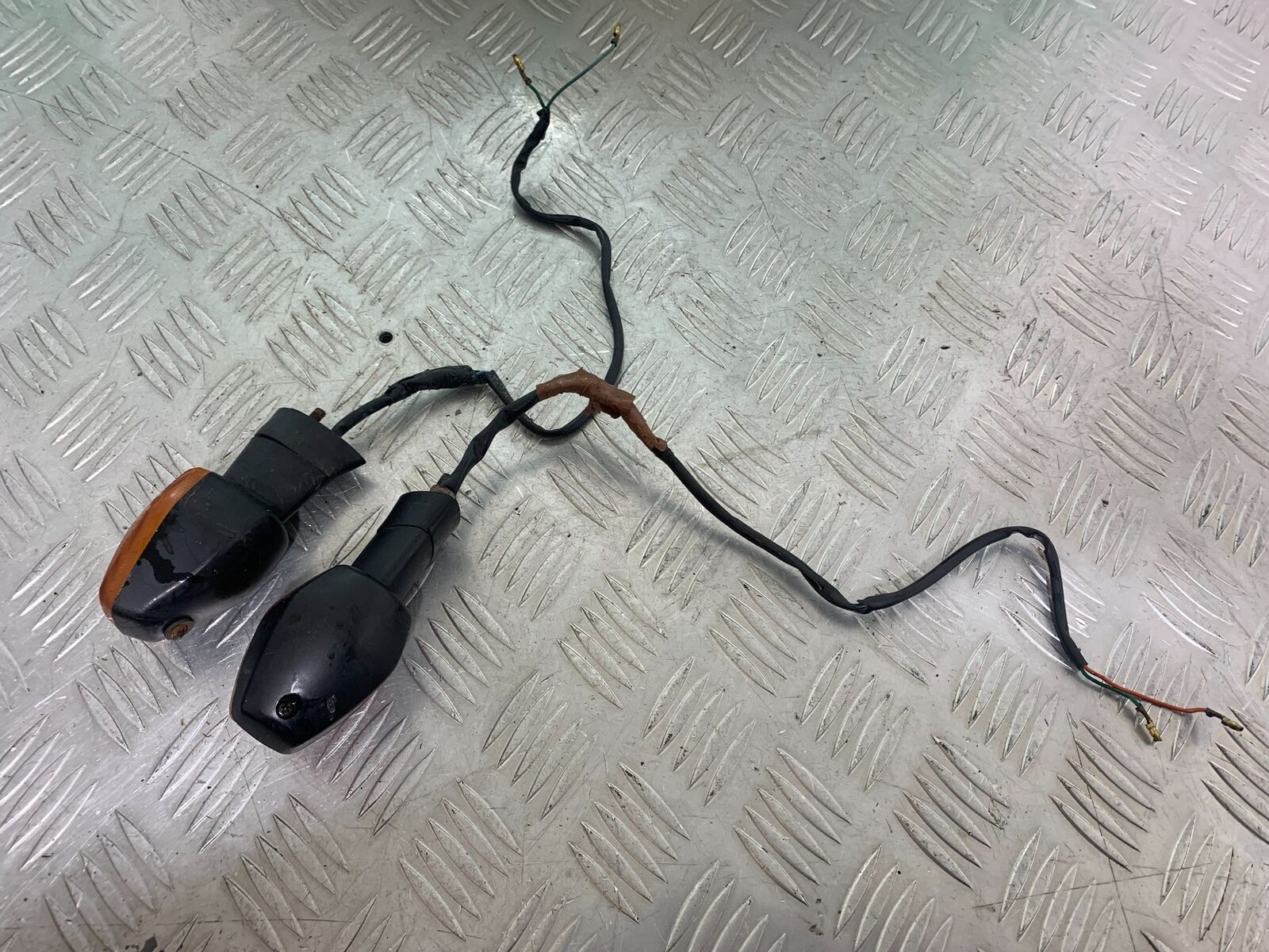HONDA CB600 CB 600 HORNET 2 X INDICATORS   YEAR 1998 -2002 (CMB1126)