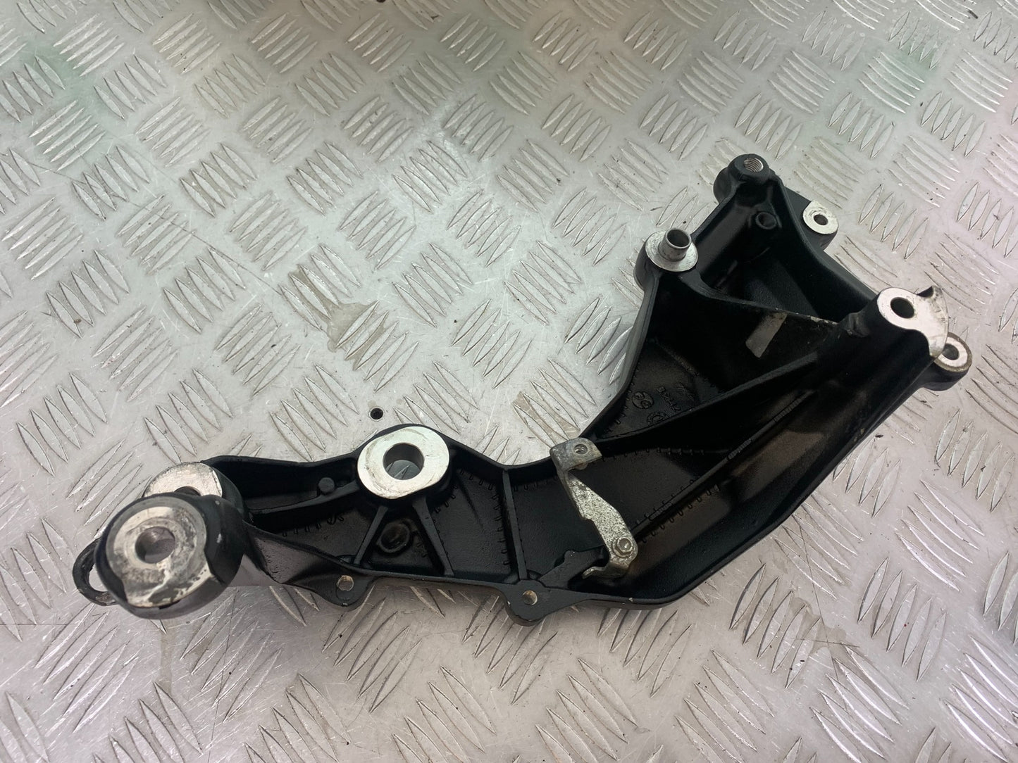 MV AGUSTA 800 F3 RIGHT FRAME SUPPORT  YEAR 2013-2016 (CMB1152)