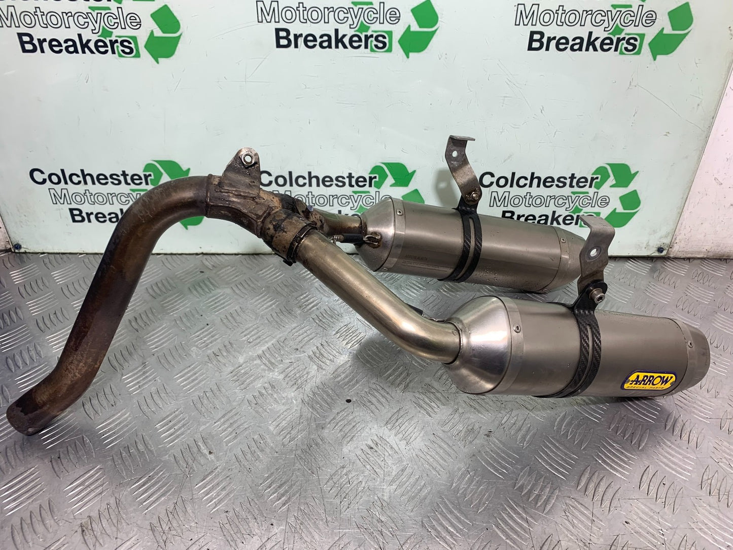 TRIUMPH 675 STREET TRIPLE R ARROW SILENCERS   YEAR 2012 (CMB1221)