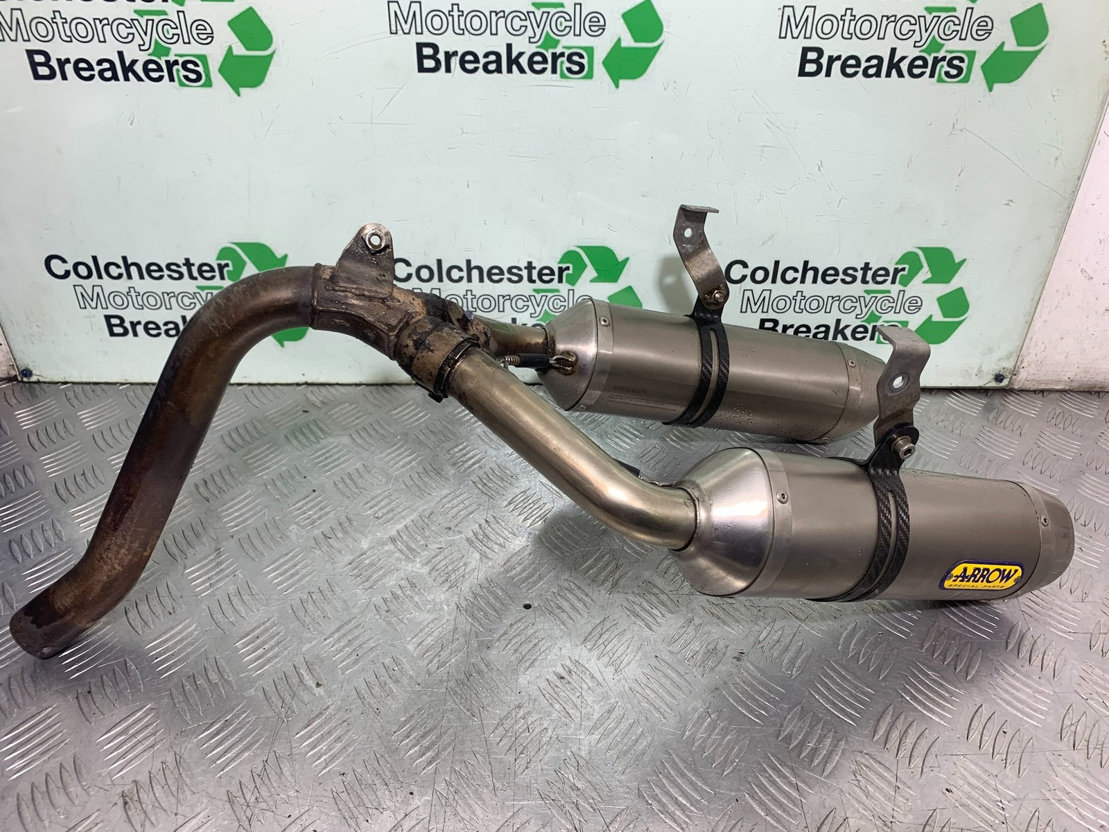 TRIUMPH 675 STREET TRIPLE R ARROW SILENCERS   YEAR 2012 (CMB1221)