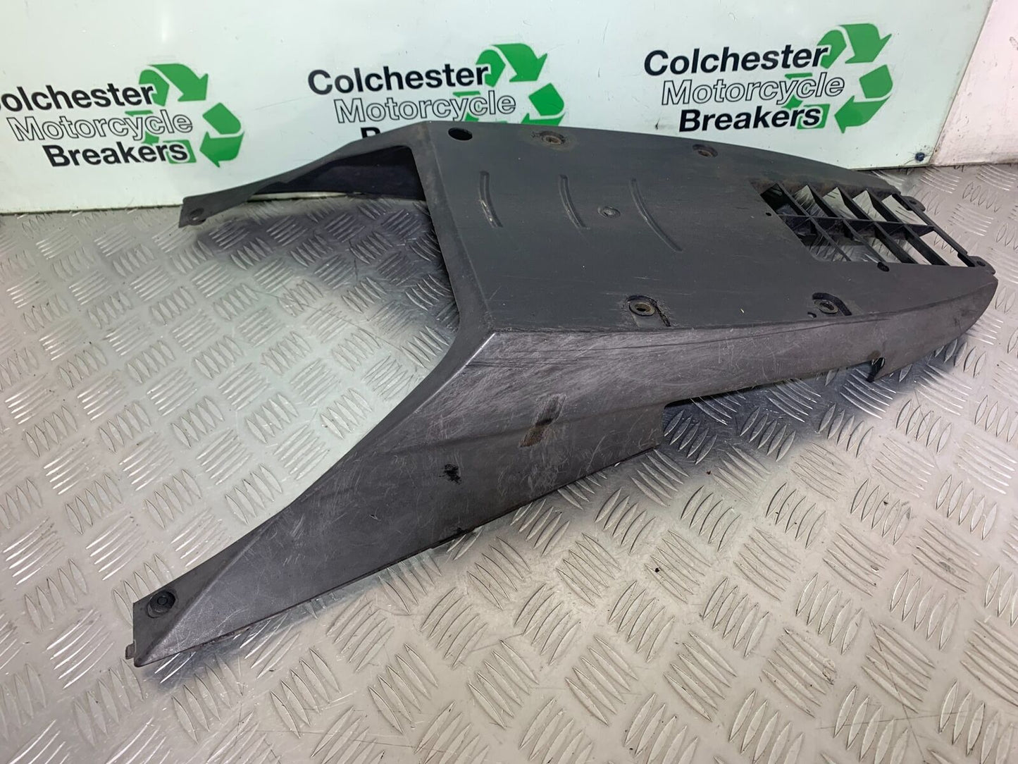 SUZUKI AN 200 UN 200 BURGMAN BELLYPAN  YEAR 2007-09 (CMB1128)