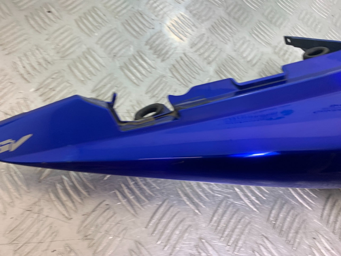SUZUKI SV1000 SV 1000 RIGHT SEAT PANEL YEAR 2003-2007 (CMB1293)