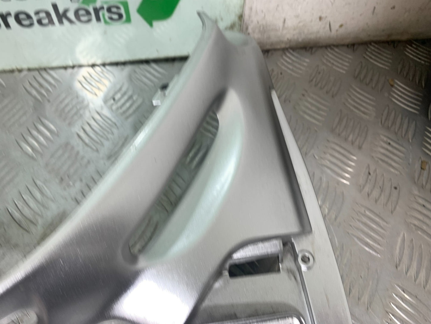 KAWASAKI ZZR1100 D TOP FAIRING INFILL PANEL  YEAR 1993-2001 (CMB1289)