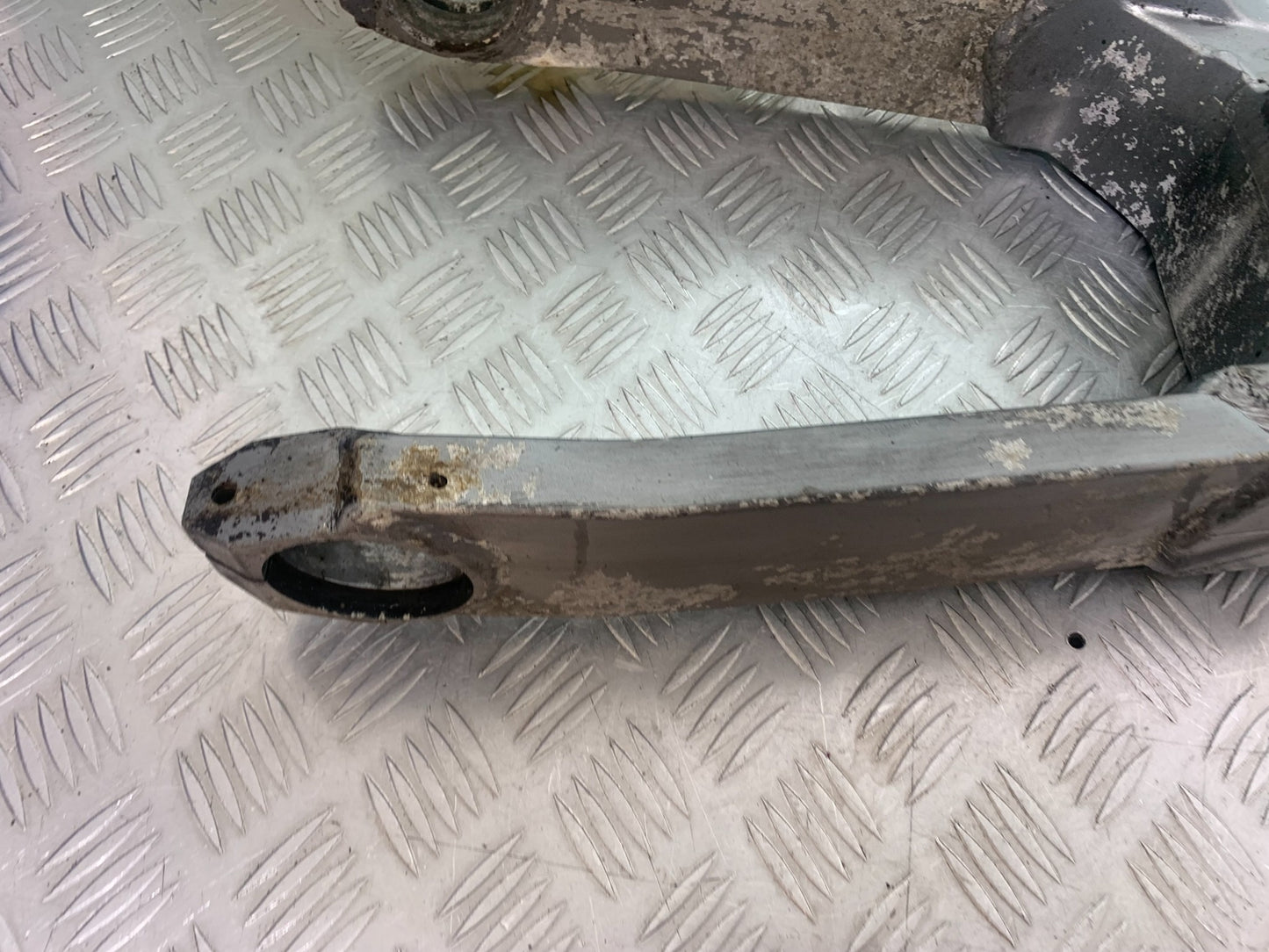 KAWASAKI ZZR1100 D SWINGARM  YEAR 1993-2001 (CMB1164)