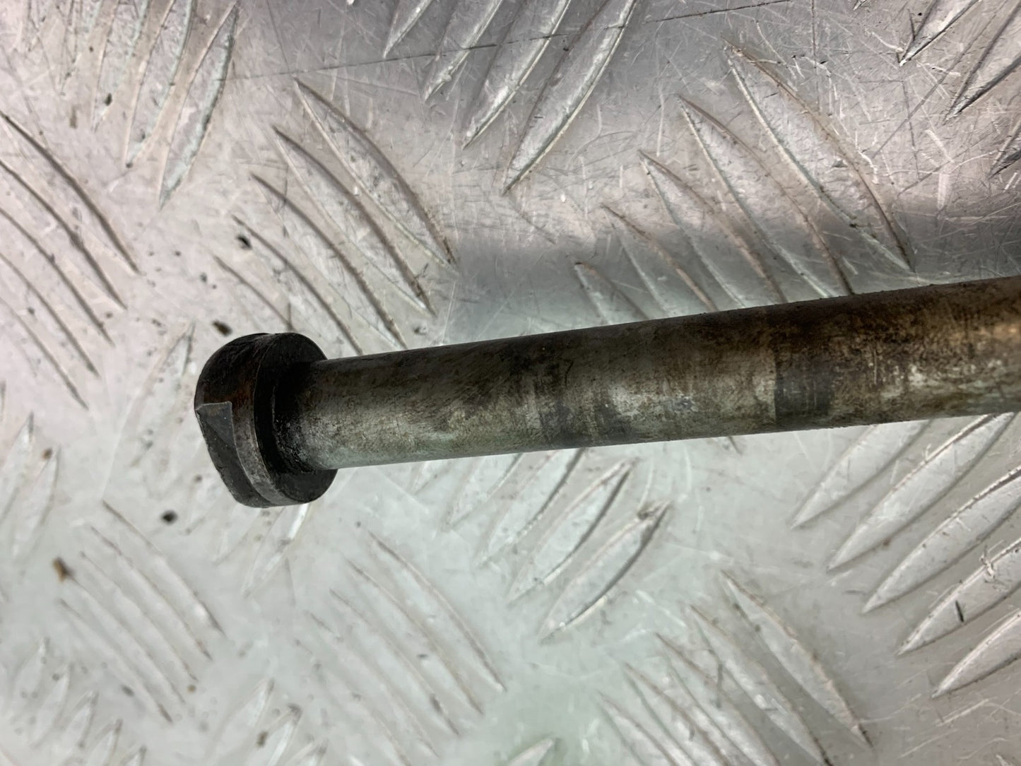 KAWASAKI KLR250 KLR 250 FRONT WHEEL SPINDLE  YEAR 1984-2001 (CMB1225)