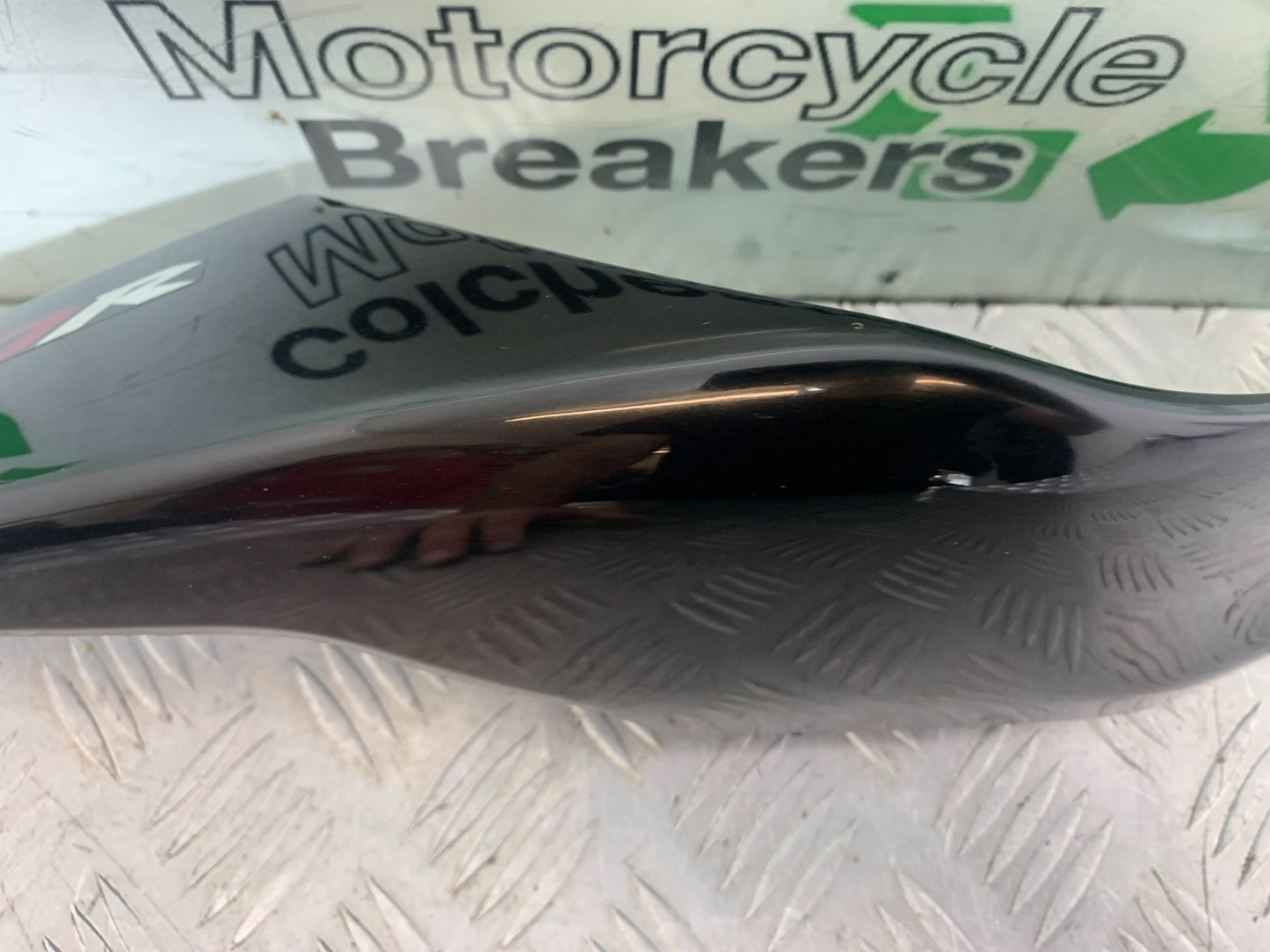 KAWASAKI ZX10R ZX10 R RIGHT SEAT PANEL  2008-2010 (CMB1206)