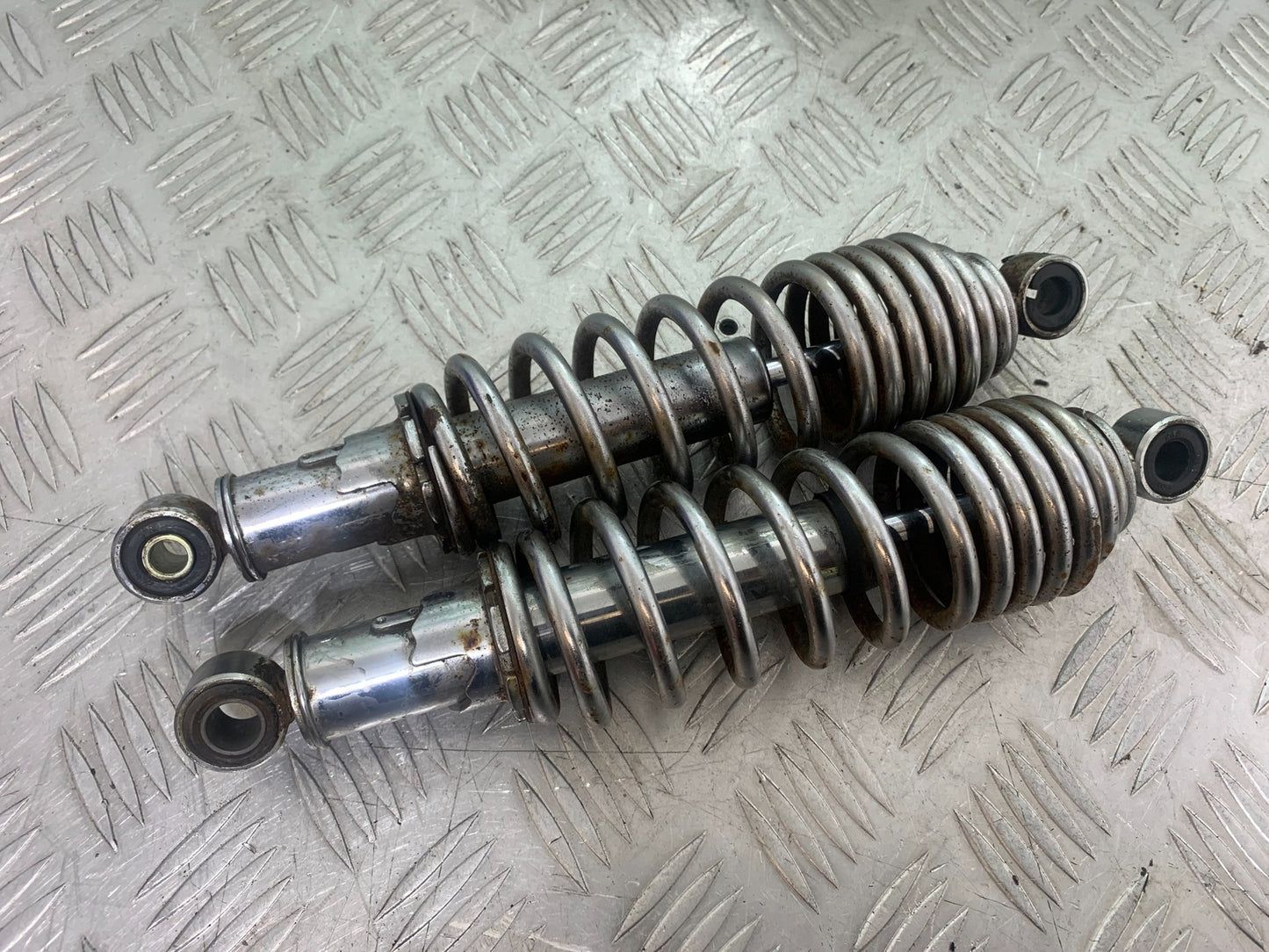 YAMAHA XV535 XV 535 VIRAGO REAR SHOCKS  YEAR 1994-02 (CMB1162)