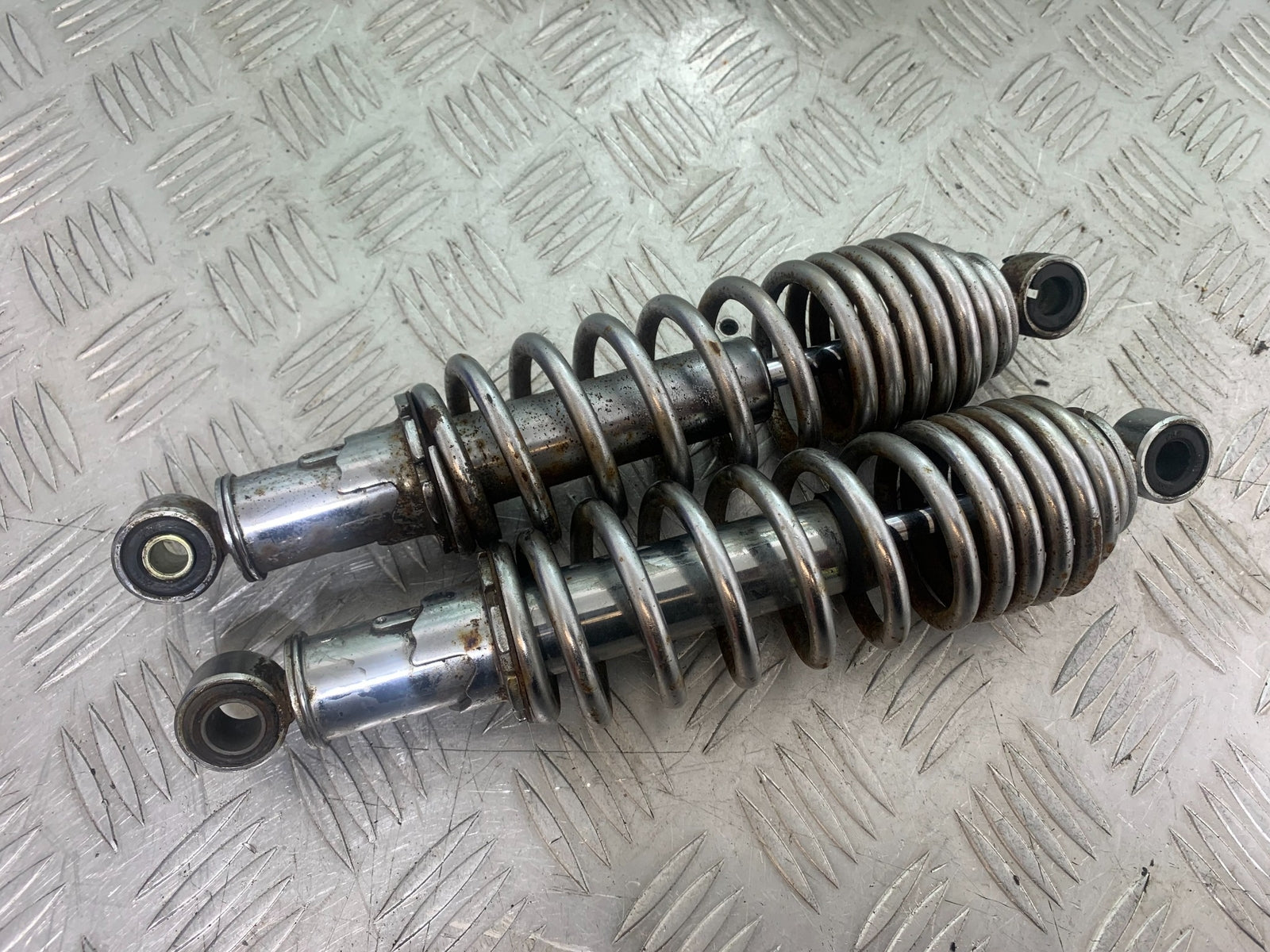 YAMAHA XV535 XV 535 VIRAGO REAR SHOCKS  YEAR 1994-02 (CMB1162)