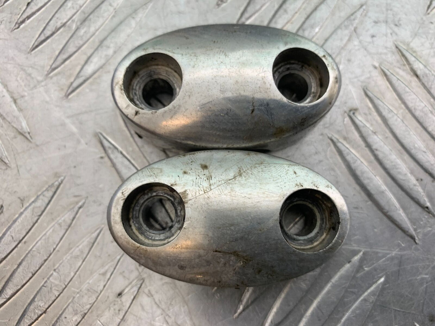 TRIUMPH THUNDERBIRD 1600 HANDLEBAR RISERS  YEAR 2011 (CMB1107)