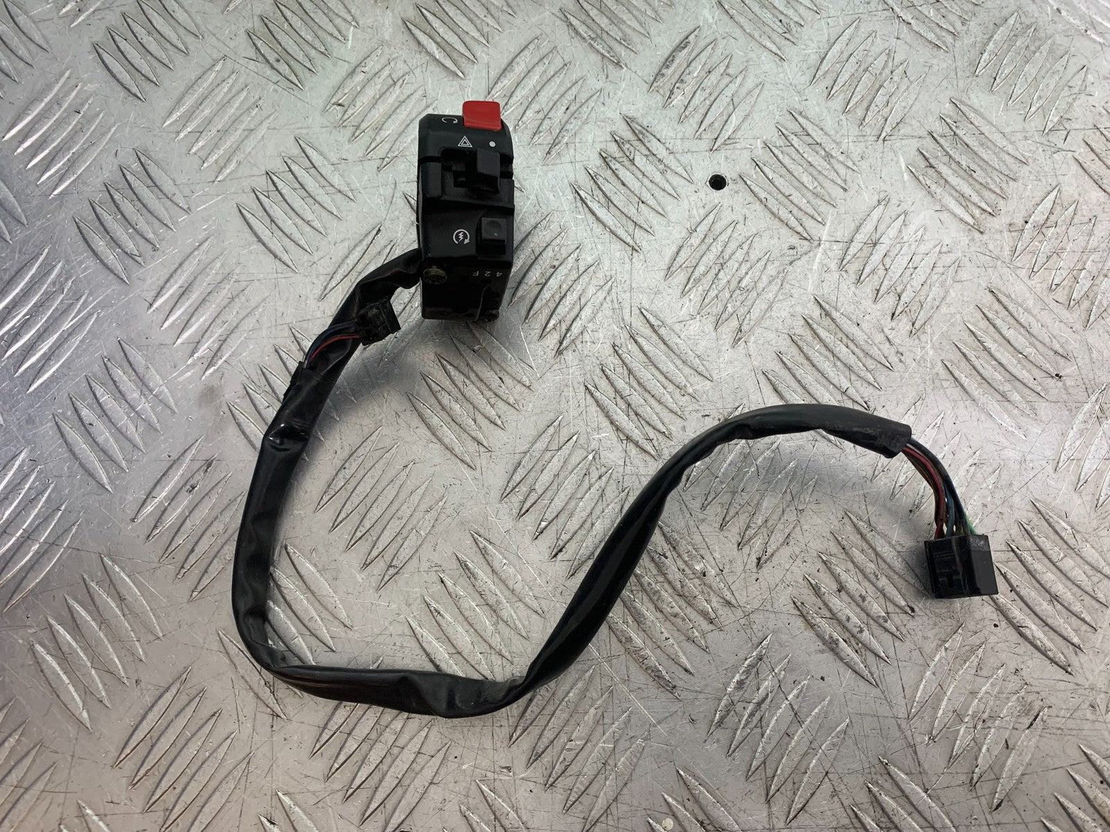 SUZUKI SV1000 SV 1000 S RIGHT SWITCH GEAR  YEAR 2003-2007 (CMB1293)