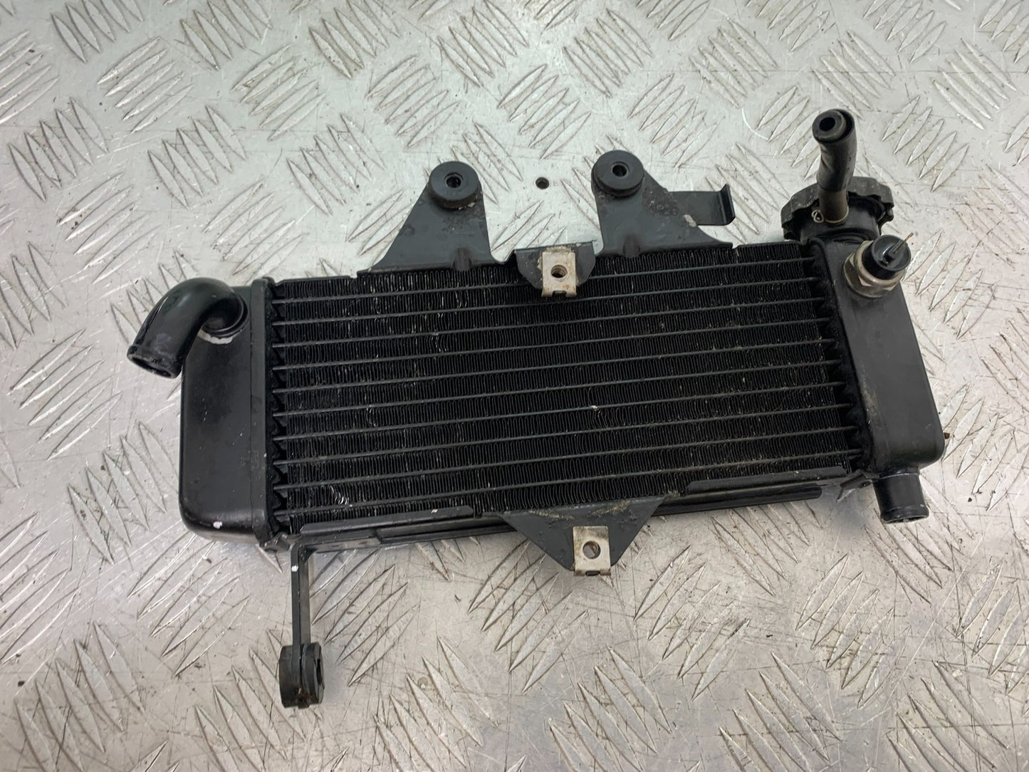 HONDA XL125 VARADERO RADIATOR  YEAR 2001-2006  (CMB1304)
