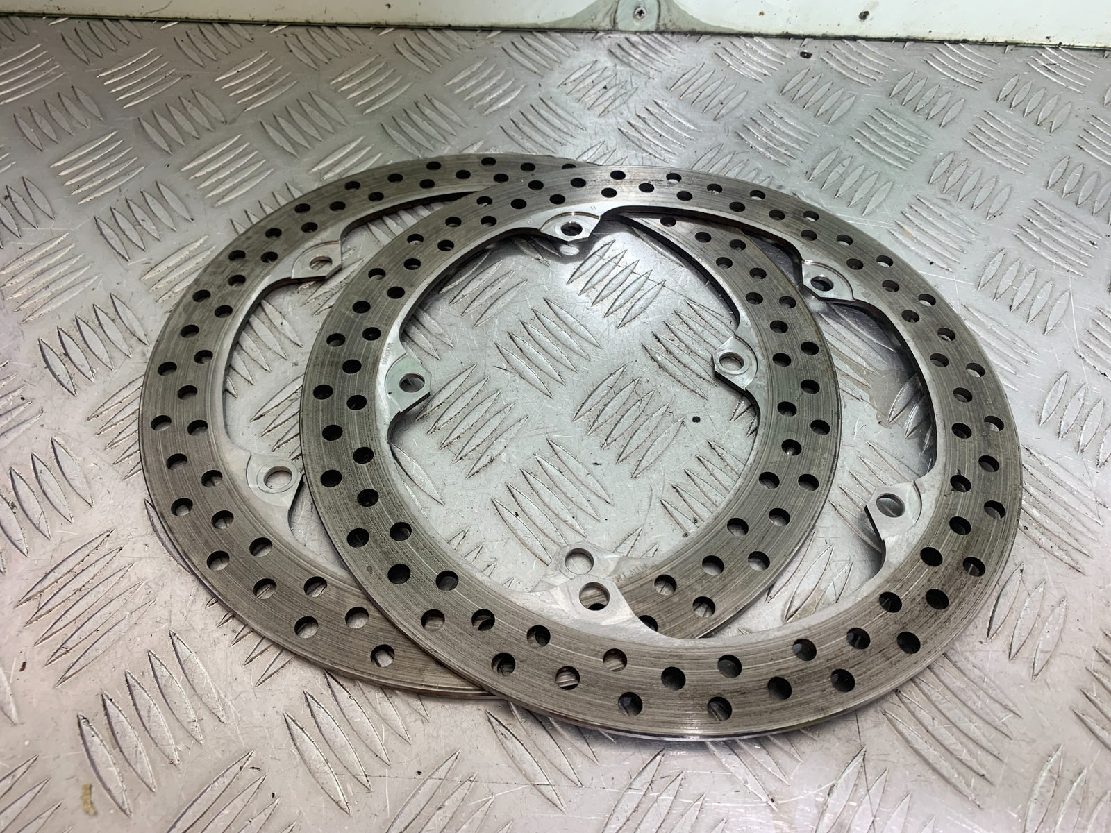 TRIUMPH TRIDENT 660 FRONT BRAKE DISCS  YEAR 2021-2024 (CMB1148)